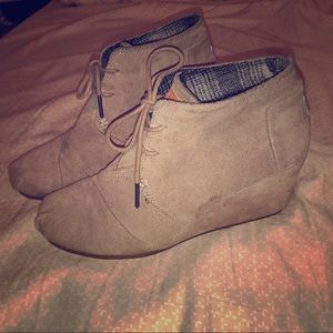 TOMS Desert Wedge Shoe
